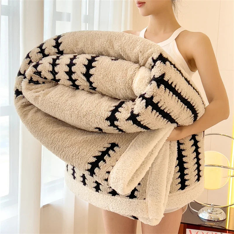 Thicken Warm Flannel Blanket Super Soft Fluffy Queen Blanket Single Double Size Cozy Skin-friendly Multifunctional Nap Blanket