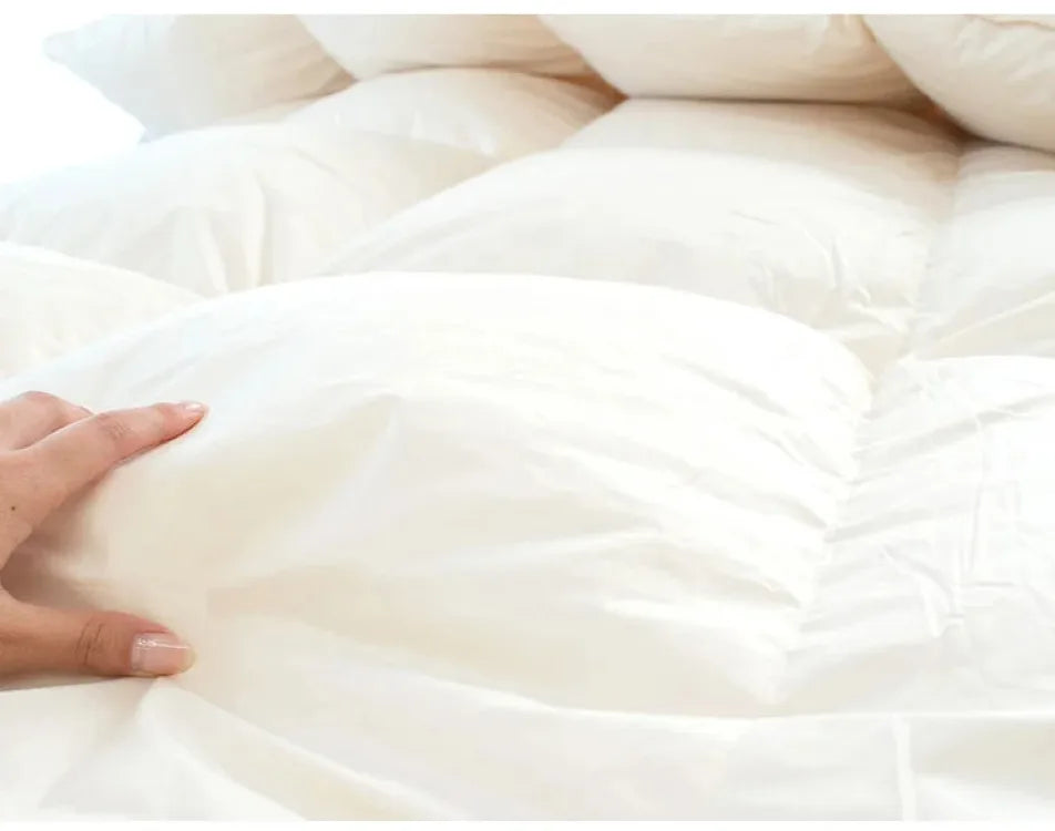 Couette épaisse en duvet d'oie blanche 95%, couette confortable et respirante, cadeau idéal pour les étudiants, noyau de couette épais en coton d'hiver