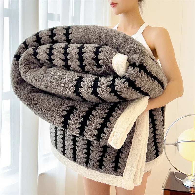 Thicken Warm Flannel Blanket Super Soft Fluffy Queen Blanket Single Double Size Cozy Skin-friendly Multifunctional Nap Blanket